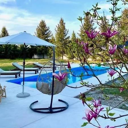 La Casita Serbia Villa *