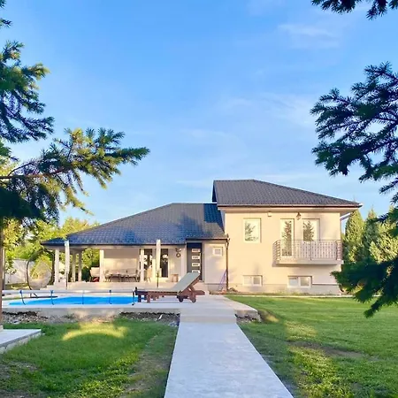 Villa La Casita Serbia Surcin