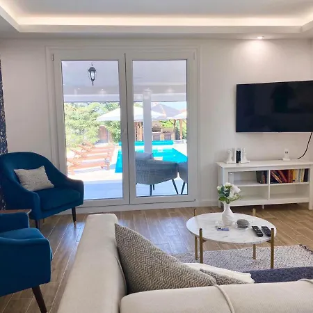 La Casita Serbia Villa *